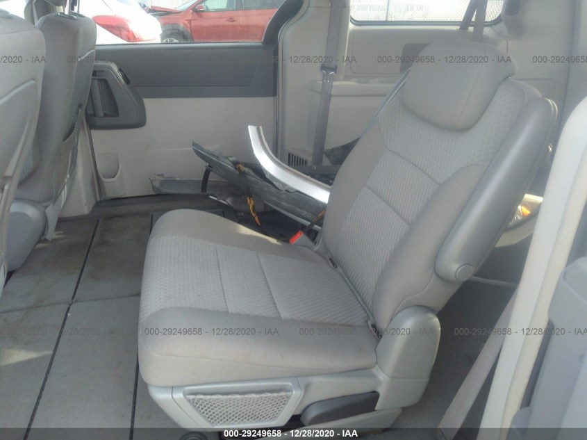 CHRYSLER TOWN & COUNTRY 2A4RR5D17AR432745