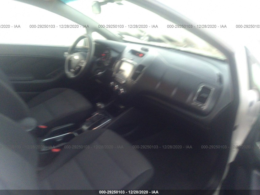 KIA FORTE 3KPFL4A77JE193308