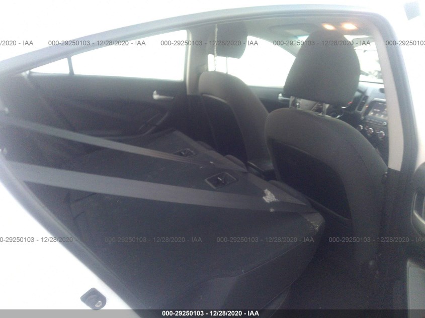 KIA FORTE 3KPFL4A77JE193308