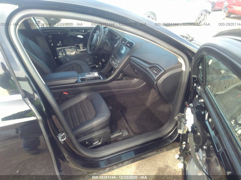 FORD FUSION 3FA6P0HDXJR186070