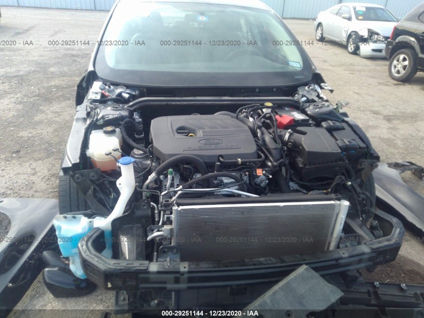 FORD FUSION 3FA6P0HDXJR186070