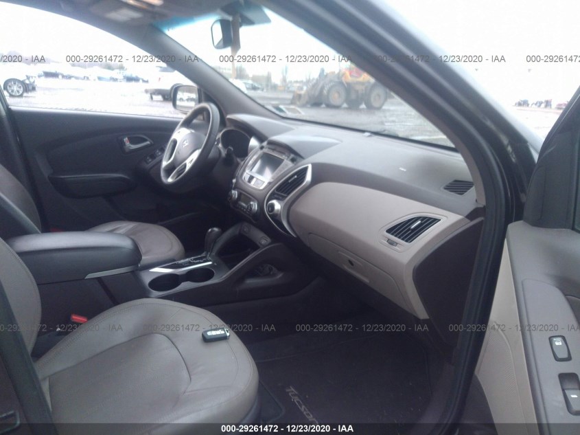 HYUNDAI TUCSON KM8JUCAC3DU710832