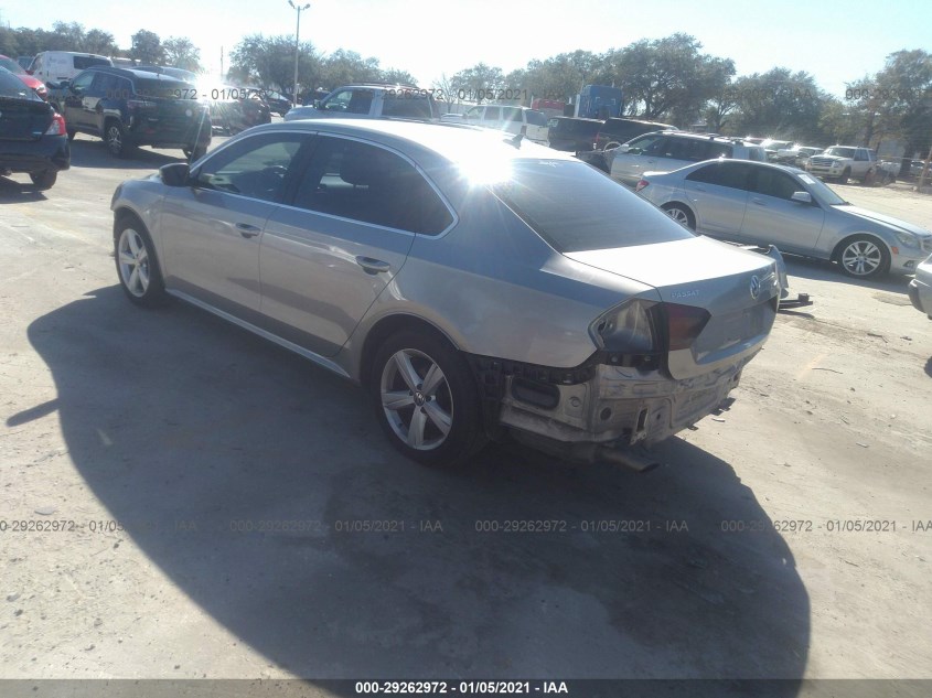 VOLKSWAGEN PASSAT 1VWAT7A36EC025906