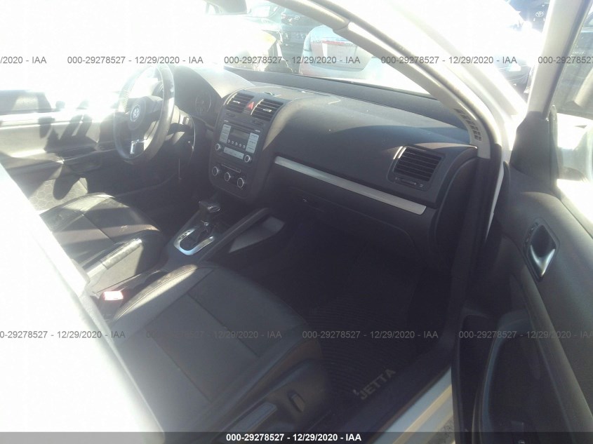 VOLKSWAGEN JETTA SEDAN 3VWAZ7AJXAM166290