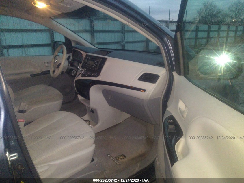 TOYOTA SIENNA 5TDZK3DC9ES424692