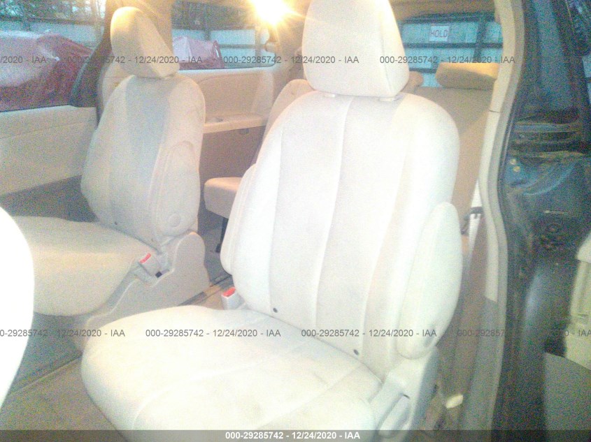 TOYOTA SIENNA 5TDZK3DC9ES424692