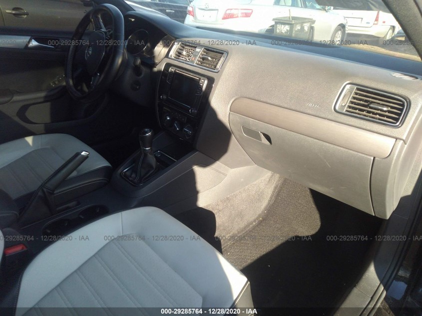 VOLKSWAGEN JETTA SEDAN 3VWB17AJ4GM413761