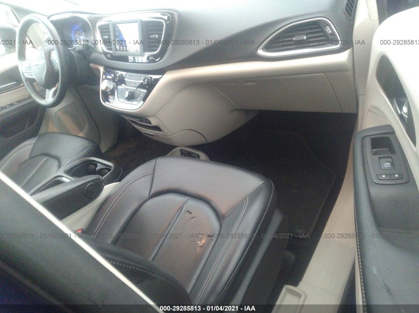 CHRYSLER VOYAGER 2C4RC1DG6LR181871