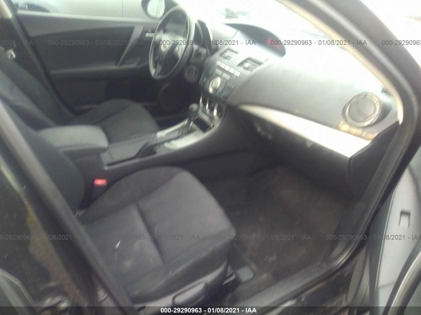 MAZDA MAZDA3 JM1BL1SG4A1126079