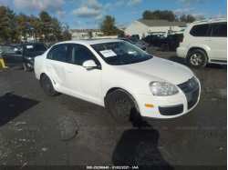 VOLKSWAGEN JETTA SEDAN 3VWRZ7AJ4AM152629