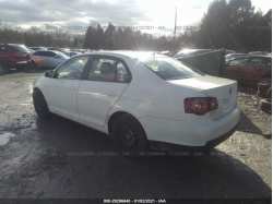 VOLKSWAGEN JETTA SEDAN 3VWRZ7AJ4AM152629