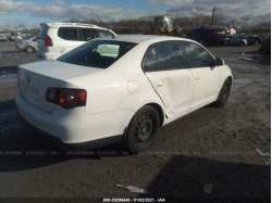 VOLKSWAGEN JETTA SEDAN 3VWRZ7AJ4AM152629