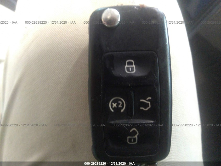 VOLKSWAGEN PASSAT 1VWCM7A37CC062353