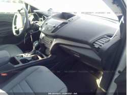 FORD ESCAPE 1FMCU0F73KUA99510