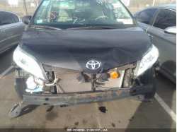 TOYOTA SIENNA 5TDKK3DC6ES503061