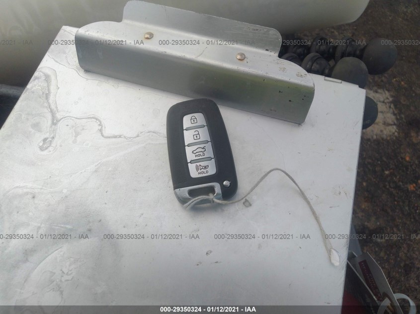 HYUNDAI GENESIS KMHGC4DE8BU131851