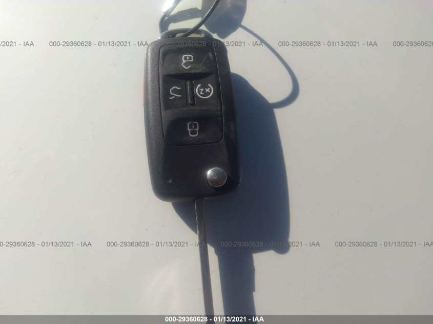 VOLKSWAGEN PASSAT 1VWSA7A38LC010685