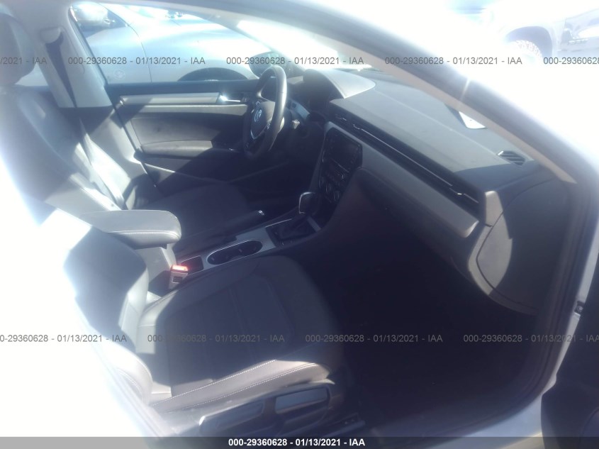 VOLKSWAGEN PASSAT 1VWSA7A38LC010685
