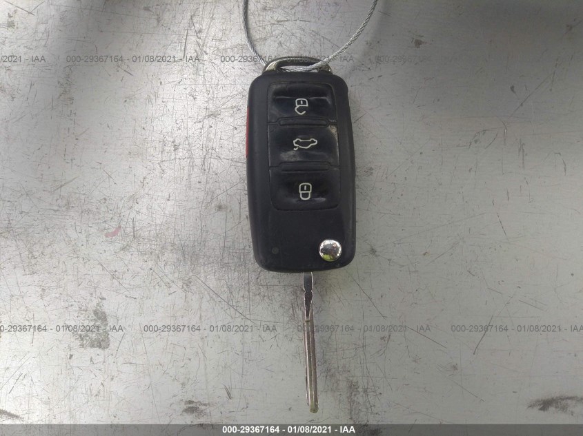 VOLKSWAGEN PASSAT 1VWAP7A39CC068623