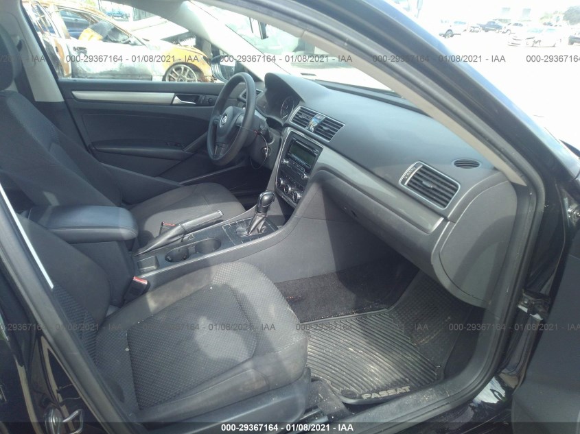 VOLKSWAGEN PASSAT 1VWAP7A39CC068623