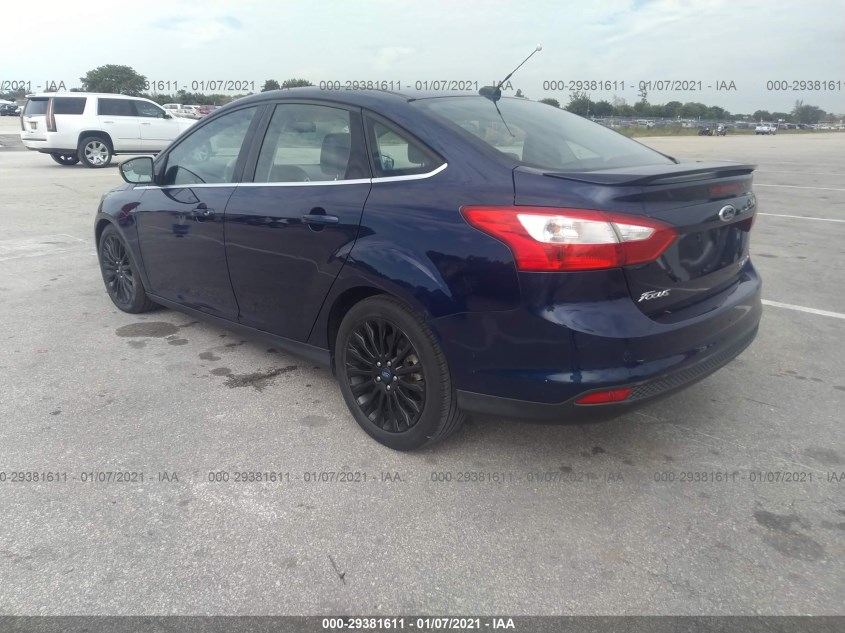 FORD FOCUS 1FAHP3J28CL138362