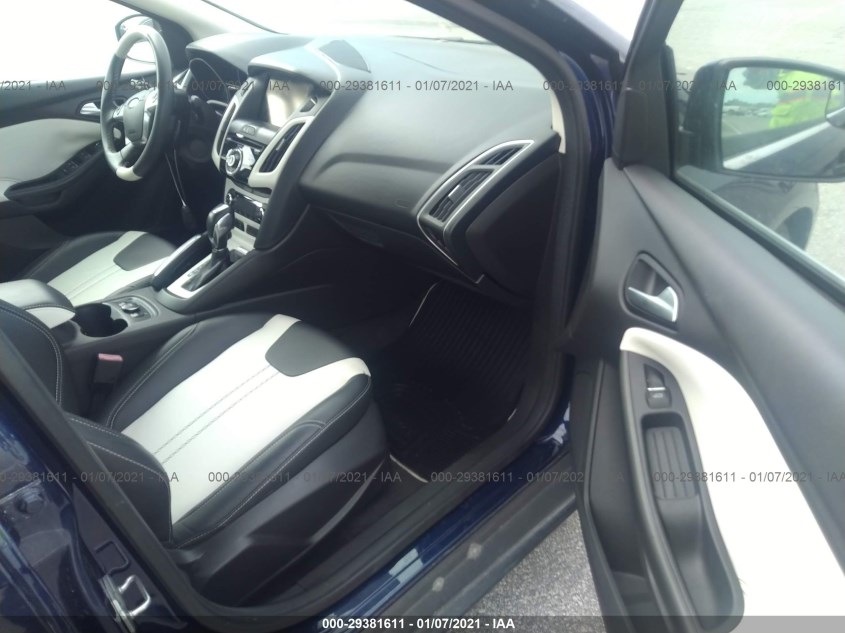 FORD FOCUS 1FAHP3J28CL138362