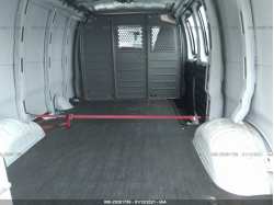 CHEVROLET EXPRESS CARGO VAN 1GCWGAFP9K1176039