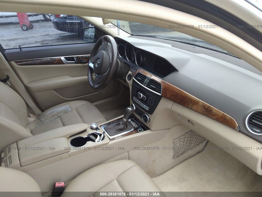 MERCEDES-BENZ C-CLASS WDDGF4HB0CR206838