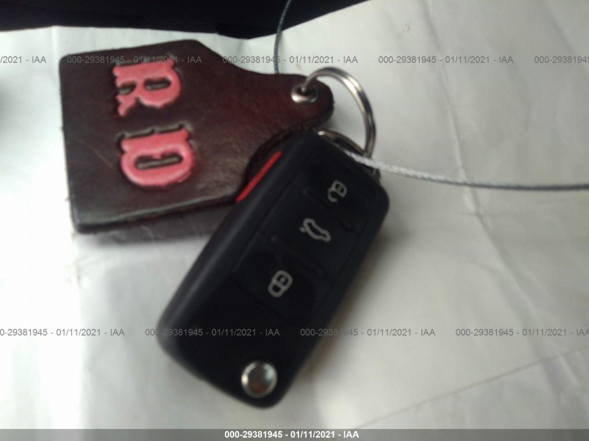VOLKSWAGEN TIGUAN WVGAV3AX1EW596206