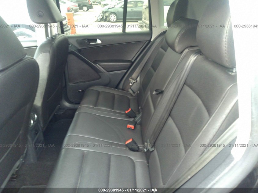 VOLKSWAGEN TIGUAN WVGAV3AX1EW596206