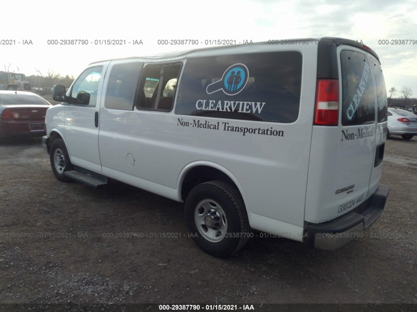 CHEVROLET EXPRESS PASSENGER 1GAWGRFFXF1179648