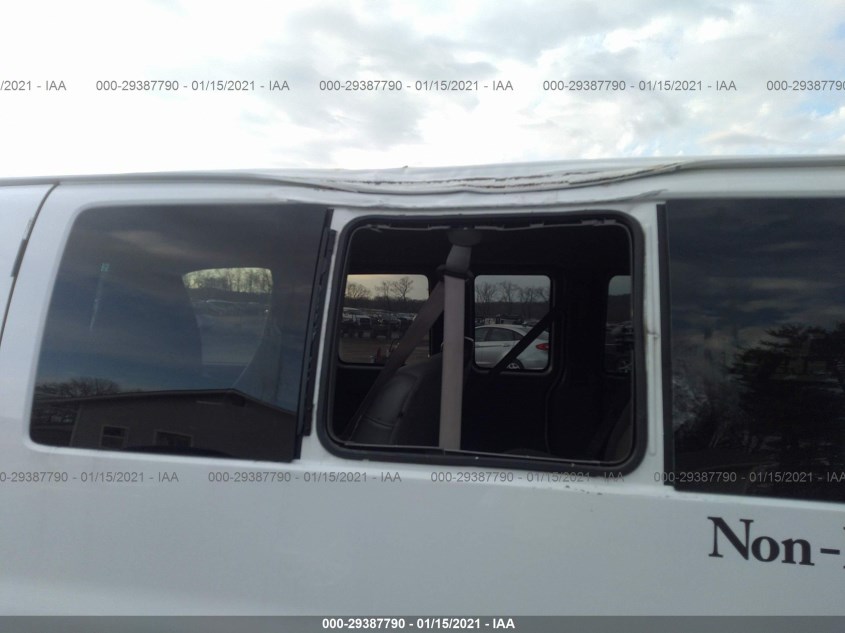CHEVROLET EXPRESS PASSENGER 1GAWGRFFXF1179648