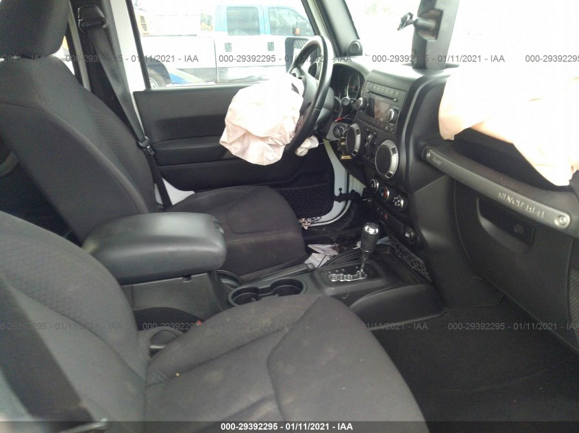 JEEP WRANGLER UNLIMITED 1C4BJWDG3DL520875