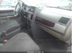 CHRYSLER TOWN & COUNTRY 2A4RR5D15AR413479