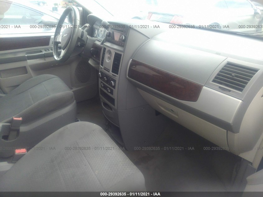 CHRYSLER TOWN & COUNTRY 2A4RR5D15AR413479