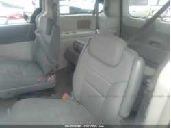 CHRYSLER TOWN & COUNTRY 2A4RR5D15AR413479