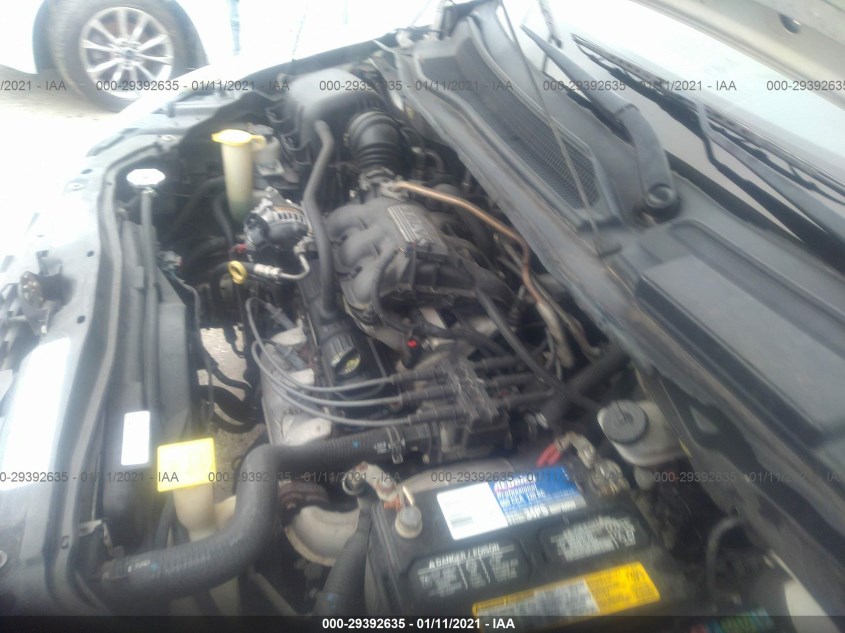 CHRYSLER TOWN & COUNTRY 2A4RR5D15AR413479