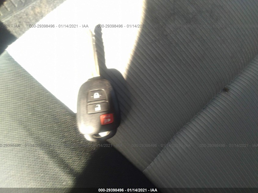 TOYOTA PRIUS C JTDKDTB36C1017194