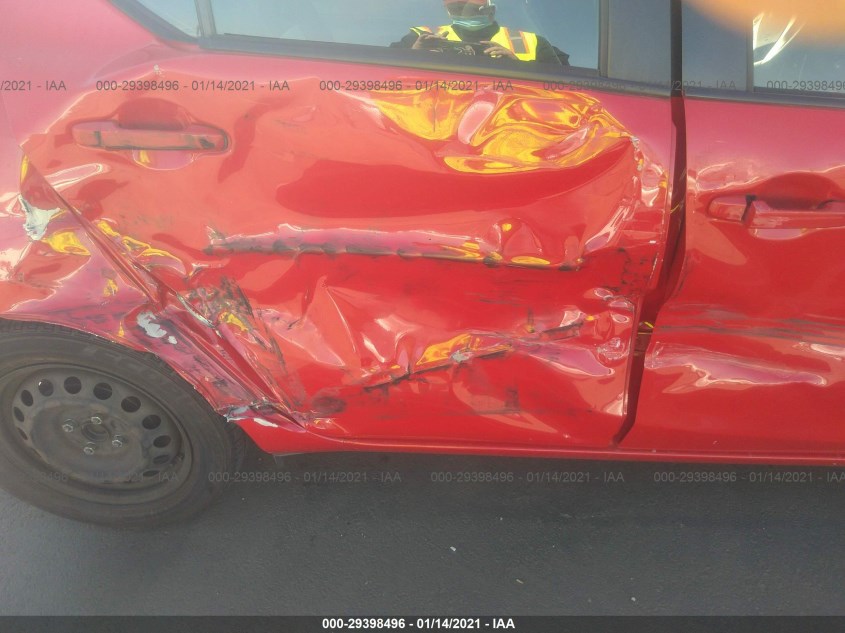 TOYOTA PRIUS C JTDKDTB36C1017194