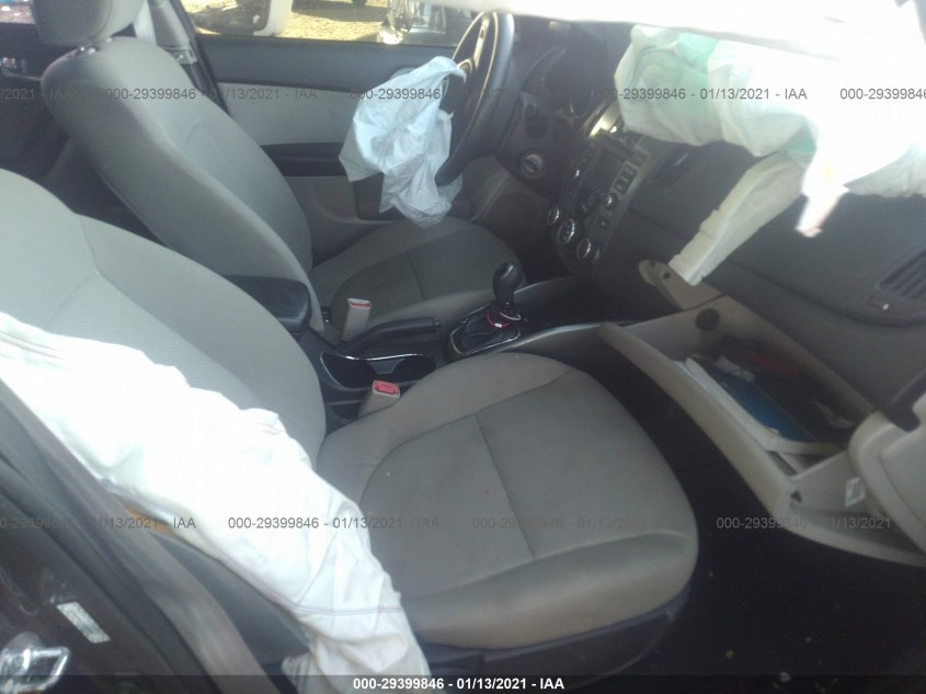 KIA FORTE 5-DOOR KNAFU5A21D5744532