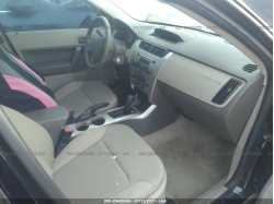 FORD FOCUS 1FAHP3EN4AW148631