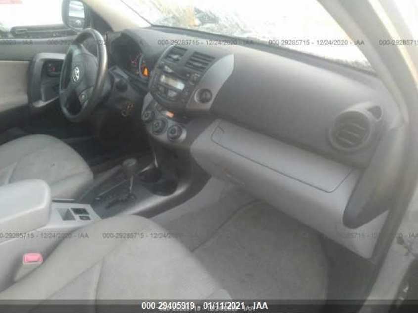 TOYOTA RAV4 JTMBF4DV3BD041688