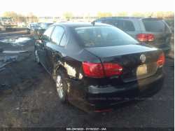VOLKSWAGEN JETTA SEDAN 3VWDZ7AJ5BM347165