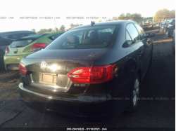 VOLKSWAGEN JETTA SEDAN 3VWDZ7AJ5BM347165