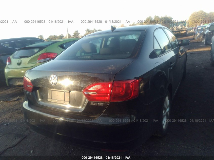 VOLKSWAGEN JETTA SEDAN 3VWDZ7AJ5BM347165