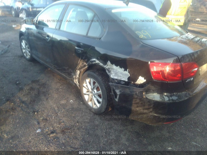 VOLKSWAGEN JETTA SEDAN 3VWDZ7AJ5BM347165