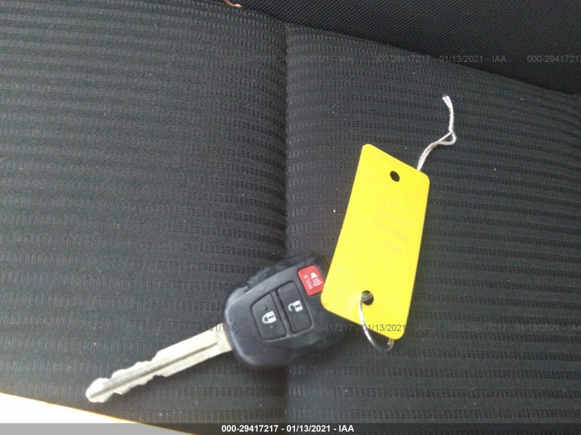 TOYOTA RAV4 JTMBFREV2JJ210840