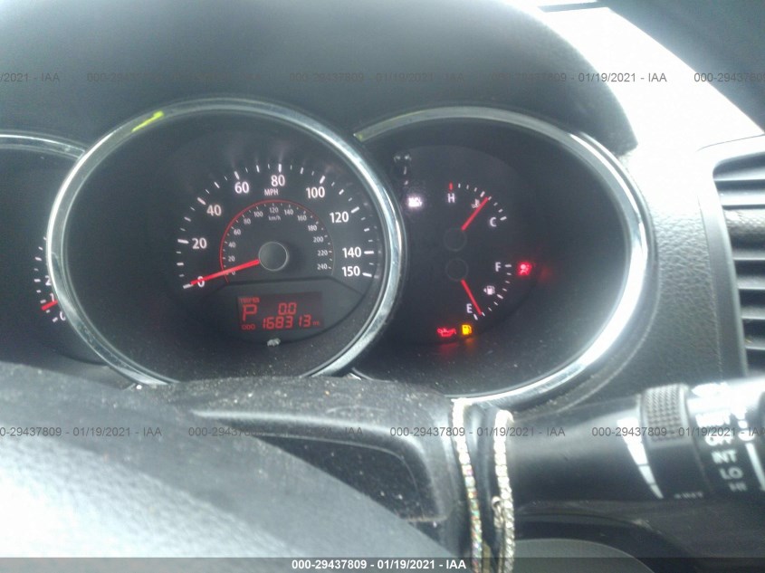 KIA SORENTO 5XYKTDA29BG123641