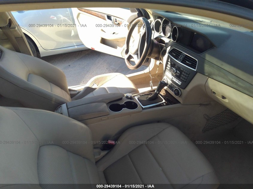 MERCEDES-BENZ C-CLASS WDDGJ4HB1EG292397