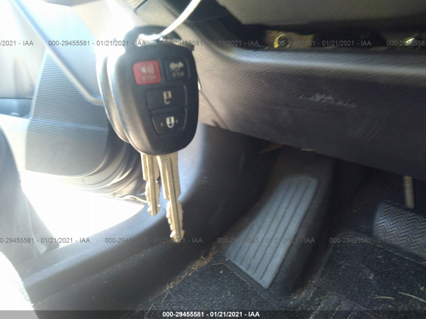 TOYOTA COROLLA 2T1BURHE7EC187803